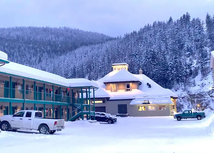 Golf hotels Super 8 By Wyndham Sicamous