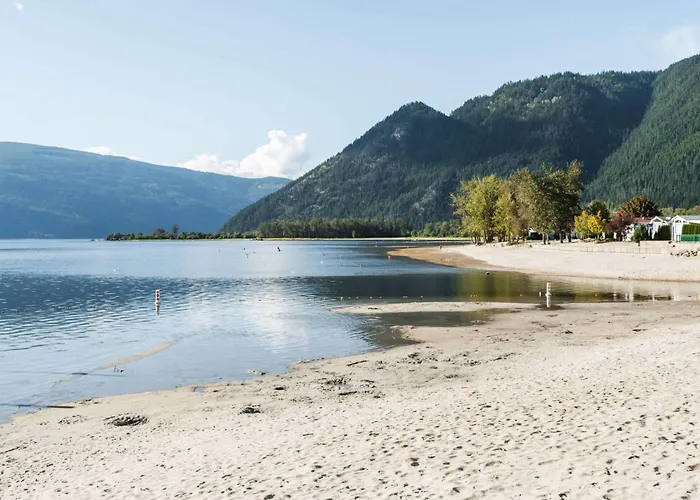 Golf hotels Super 8 By Wyndham Sicamous
